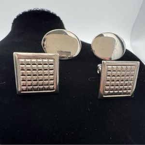 Two pairs of silver tone cuff links. Smooth Oval & texture square classic style